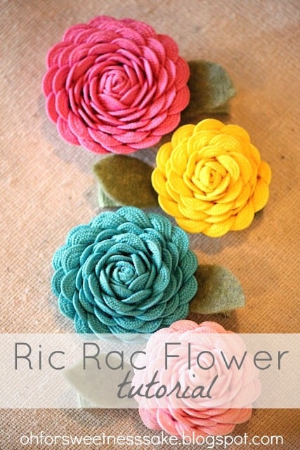 Ric Rac Flower Tutorial_thumb[1]