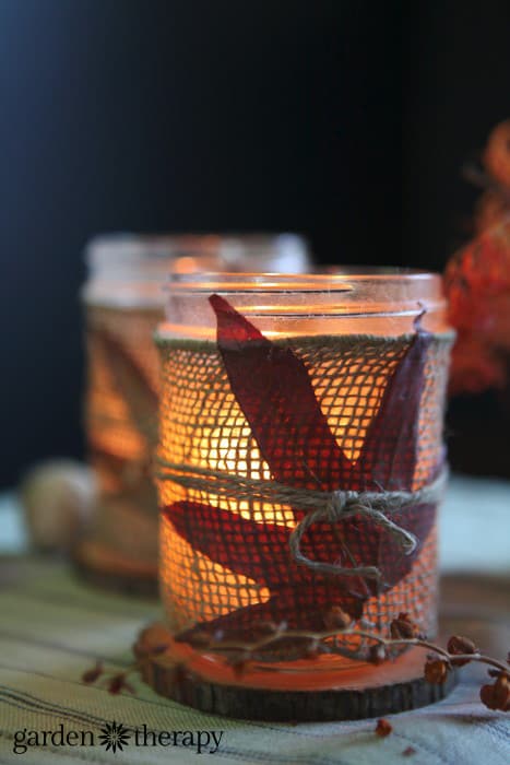 burlap-wrapped-mason-jar-fall-candle-craft