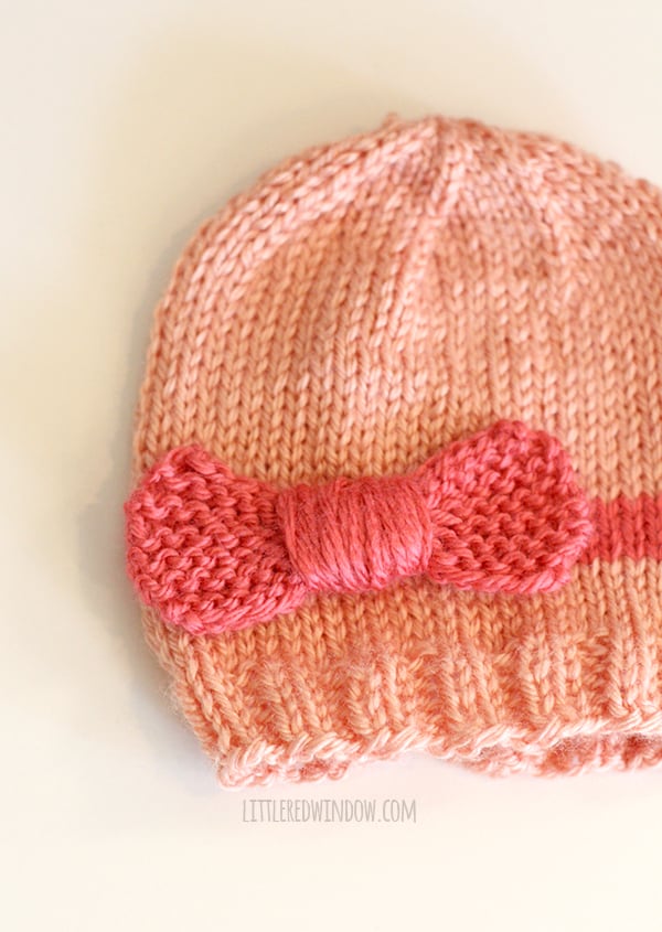 Knit Bow Baby Hats A quick easy and FREE knitting pattern for your