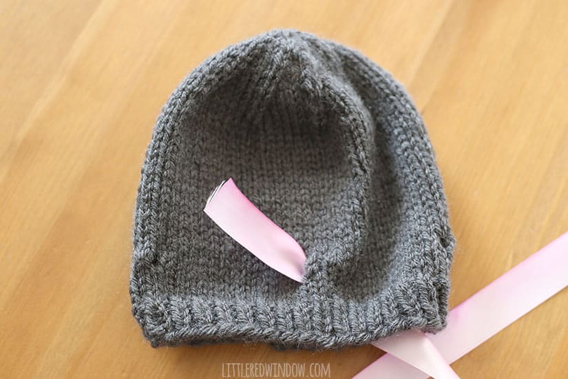 Watercolor Ribbon Bow Hat Free Knitting Pattern! | littleredwindow.com