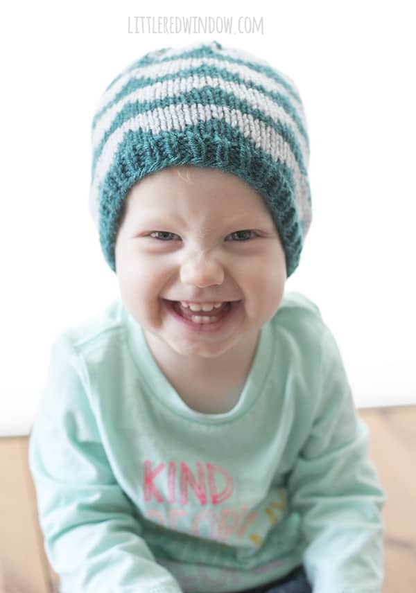 Simple Scallop Hat Knitting Pattern for babies and toddlers! | littleredwindow.com