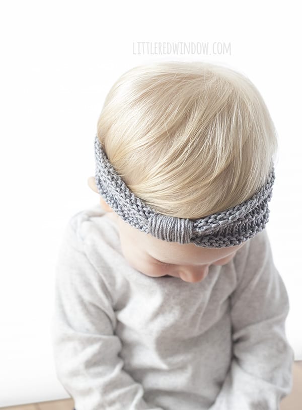 Sweet Baby Headband Knitting Pattern for babies, newborns and toddlers! | littleredwindow.com