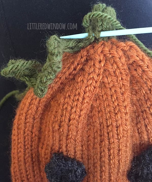 Cute Lil' Pumpkin Hat Knitting pattern, make the perfect Jack-o'Lantern hat for newborns, babies and toddlers! 