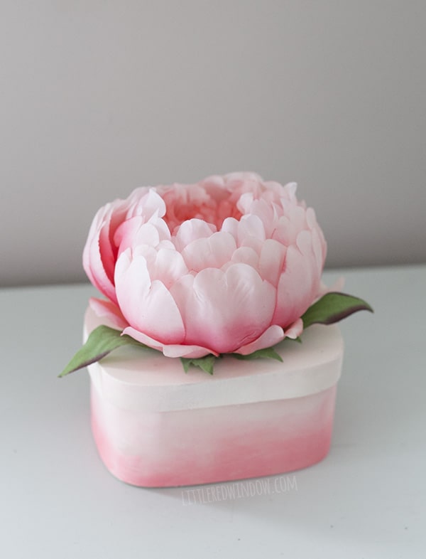 Pretty DIY Flower Top Trinket Box, keep your special things in this gorgeous ombré box!  | littleredwindow.com