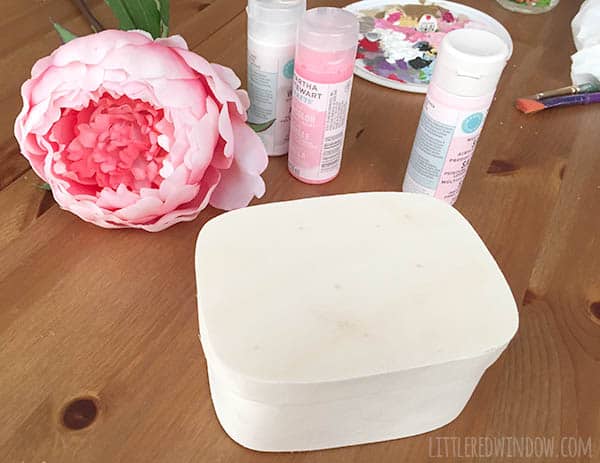 Pretty DIY Flower Top Trinket Box, keep your special things in this gorgeous ombré box! | littleredwindow.com