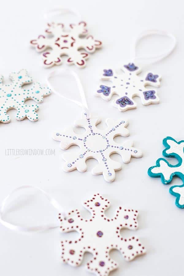 Pretty Sparkle Snowflake Ornaments, decorate some pretty, sparkly snowflake Christmas ornaments for your tree this year, each one is unique!