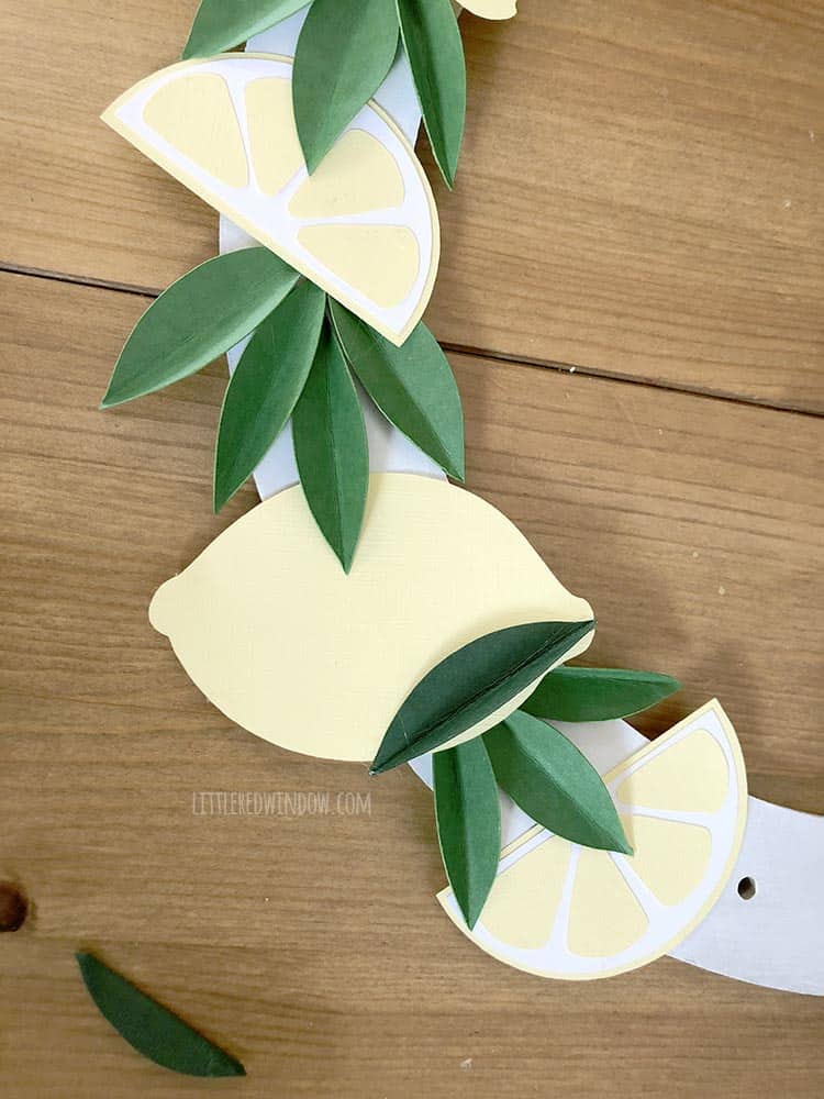 How to arrange the lemon shapes around the wreath form