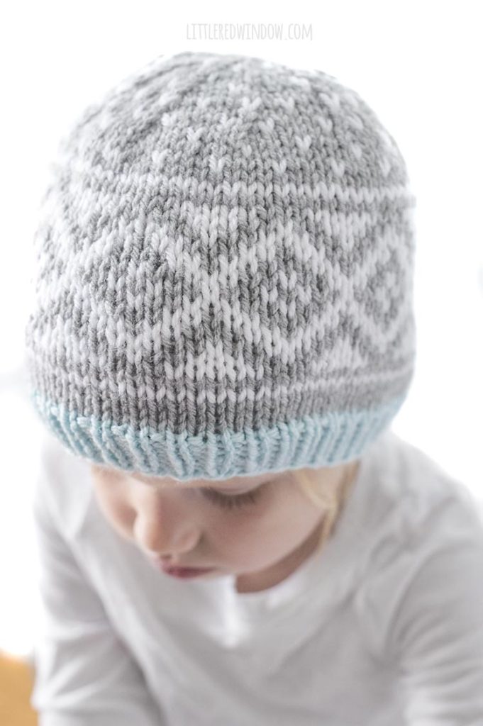closeup of diamond snow knit hat