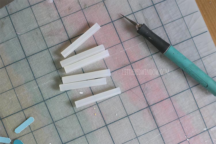 2 hot glue sticks cut into 2 inch segments with a craft knife